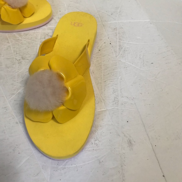 Ugg Australia NEW Poppy Flip Flop Thong Sandals Remove Back Strap Flower Pom Pom - Picture 12 of 15